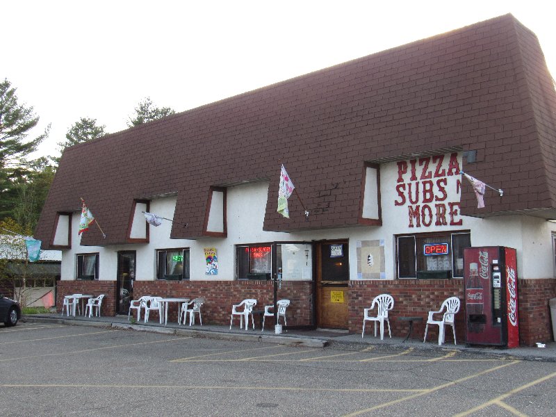 Old Country Pizza in Speculator